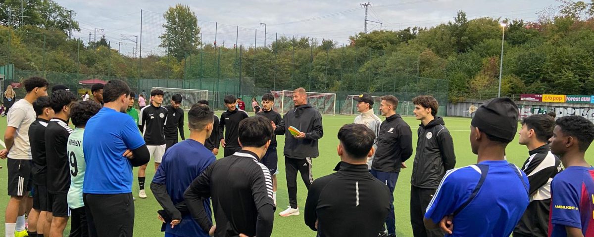 Besuch bei Hope Fußball 6 HLXT0342