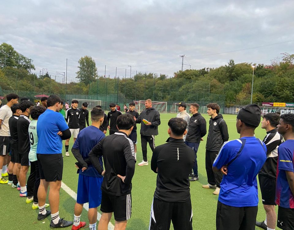 Besuch bei Hope Fußball 6 HLXT0342