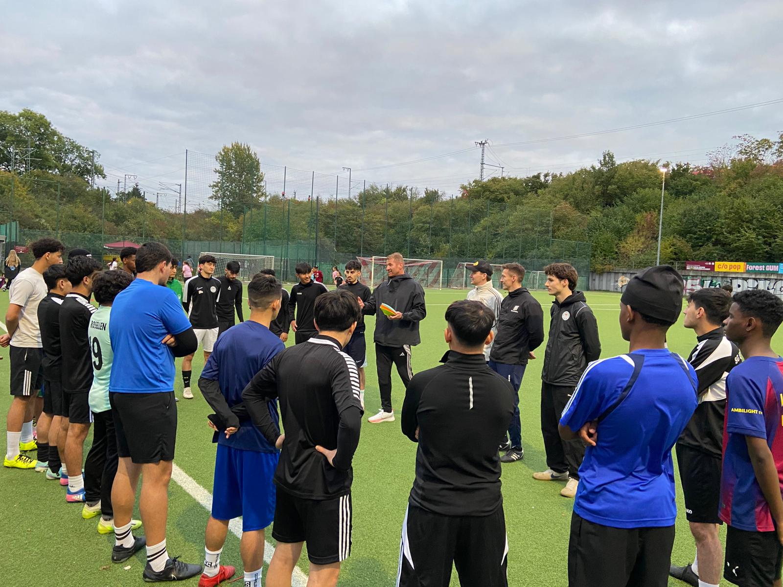 Besonderer Besuch bei Hope Fußball