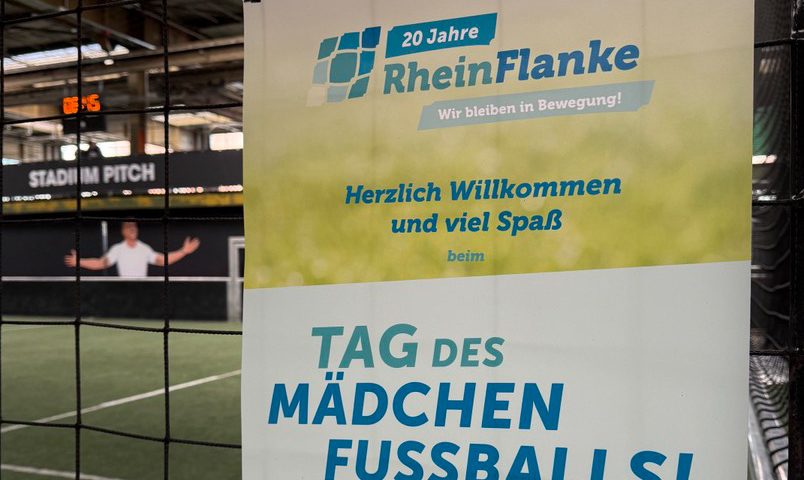 Tagdesmaedchenfussbsall